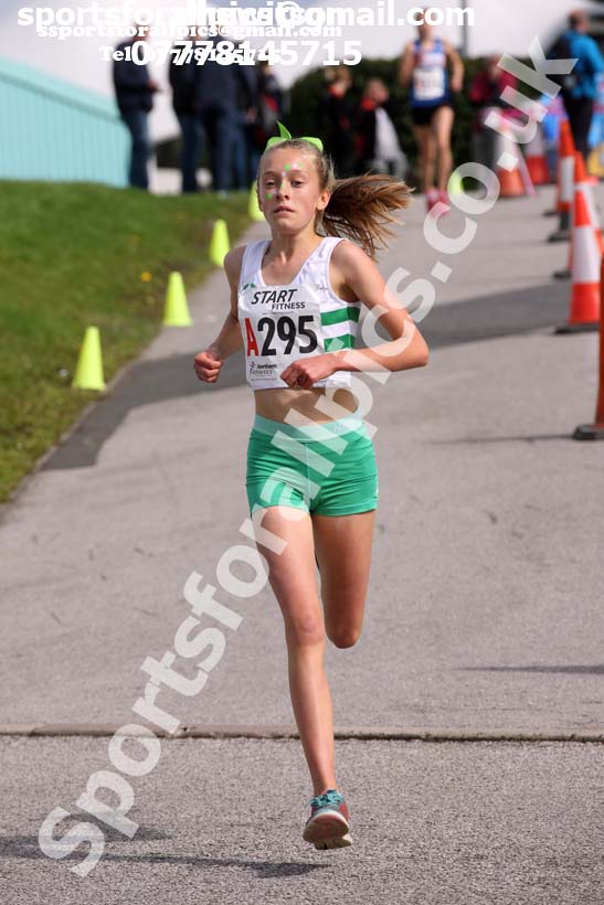 Girls under-15s 3 stage relay, Northern Senior 6 and 4 and Junior Stage Road Relays, SportsCity, Manchester. Photo:  David T. Hewitson/Sports for All Pics